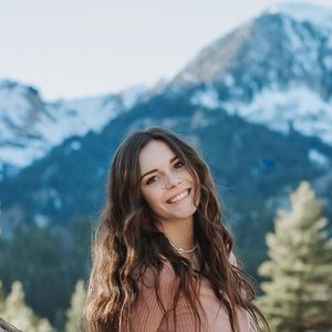 Meet your Posher, Olivia